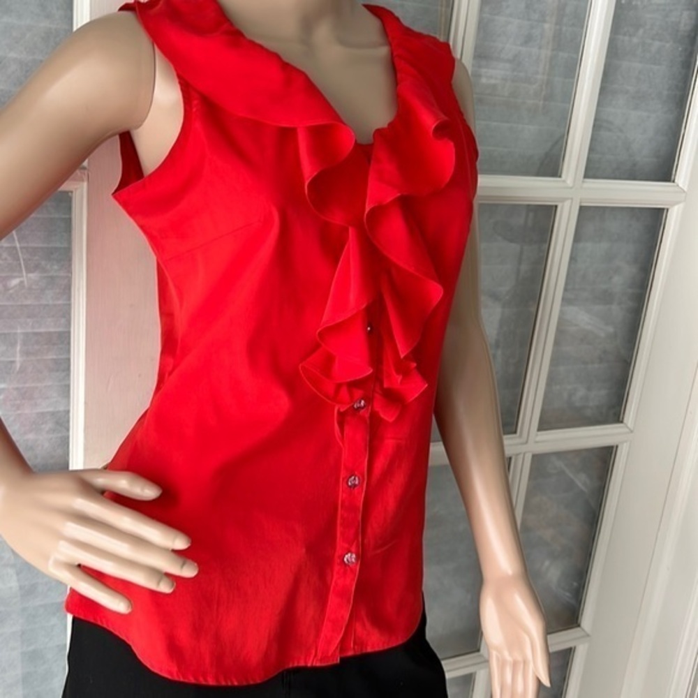 Banana republic feminine red sleeveless ruffle top